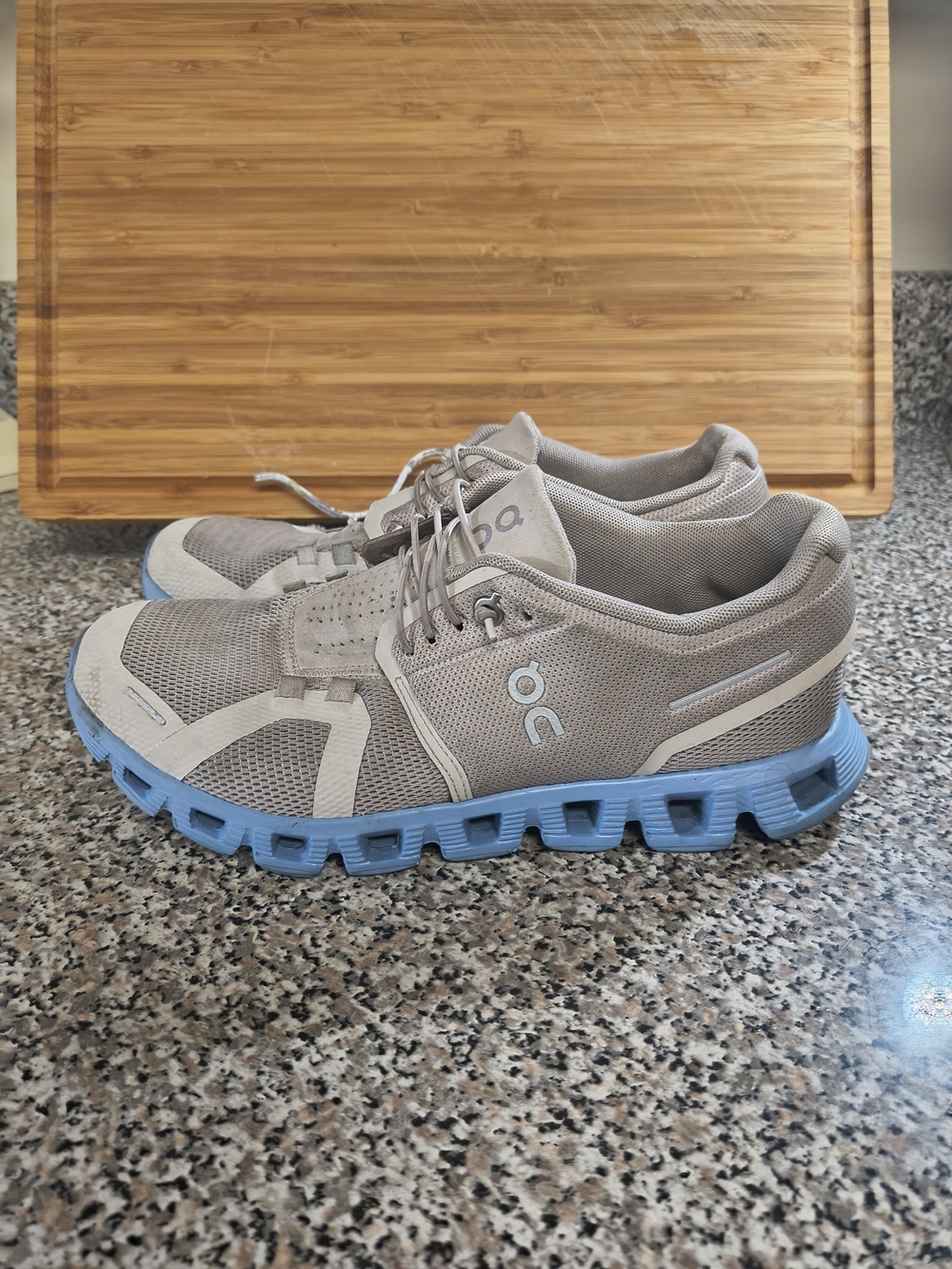 On Cloud 5 Women’s Running Shoes – Pearl / Neptune Blue – Size US W8 (EU 39)